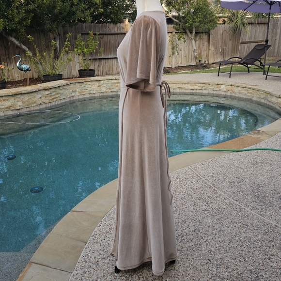 BALTICBORN velvet wrap Deep V Neck Velvet Prom Dress Short Sleeves Long Brides M - Picture 13 of 16